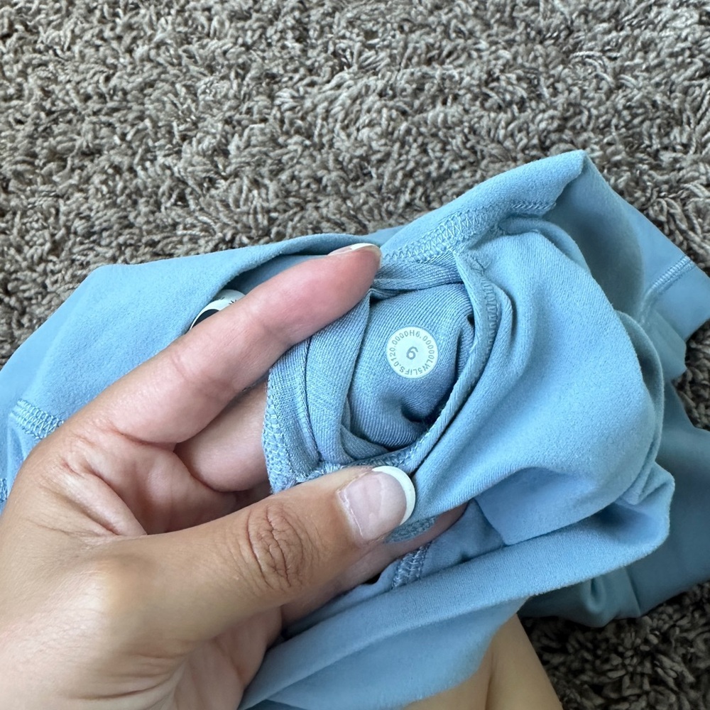 Lululemon - Picture 3 of 4